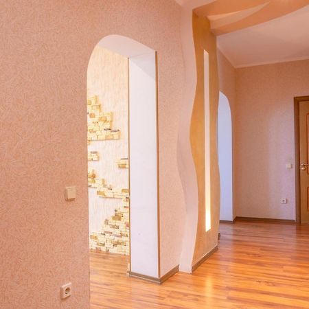 Big Studio Apartment Near River Mall キエフ エクステリア 写真